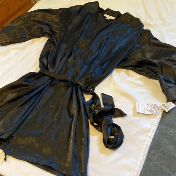 NWT In Bloom by Jonquil Satin Robe, Black - size XXL - Picture 13 of 15